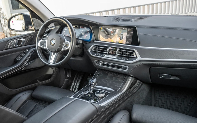 BMW X7 cena 369999 przebieg: 107000, rok produkcji 2020 z Łaskarzew małe 781